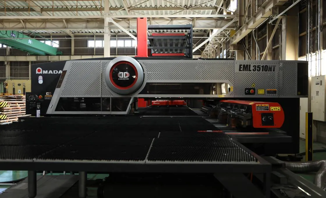 ターレットパンチプレス（タレパン）